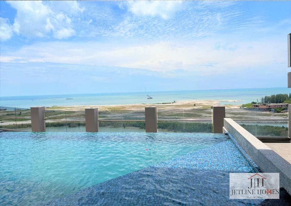 Town {imperio Studio} Pool-view/4pax/bathub Pangsapuri Malacca